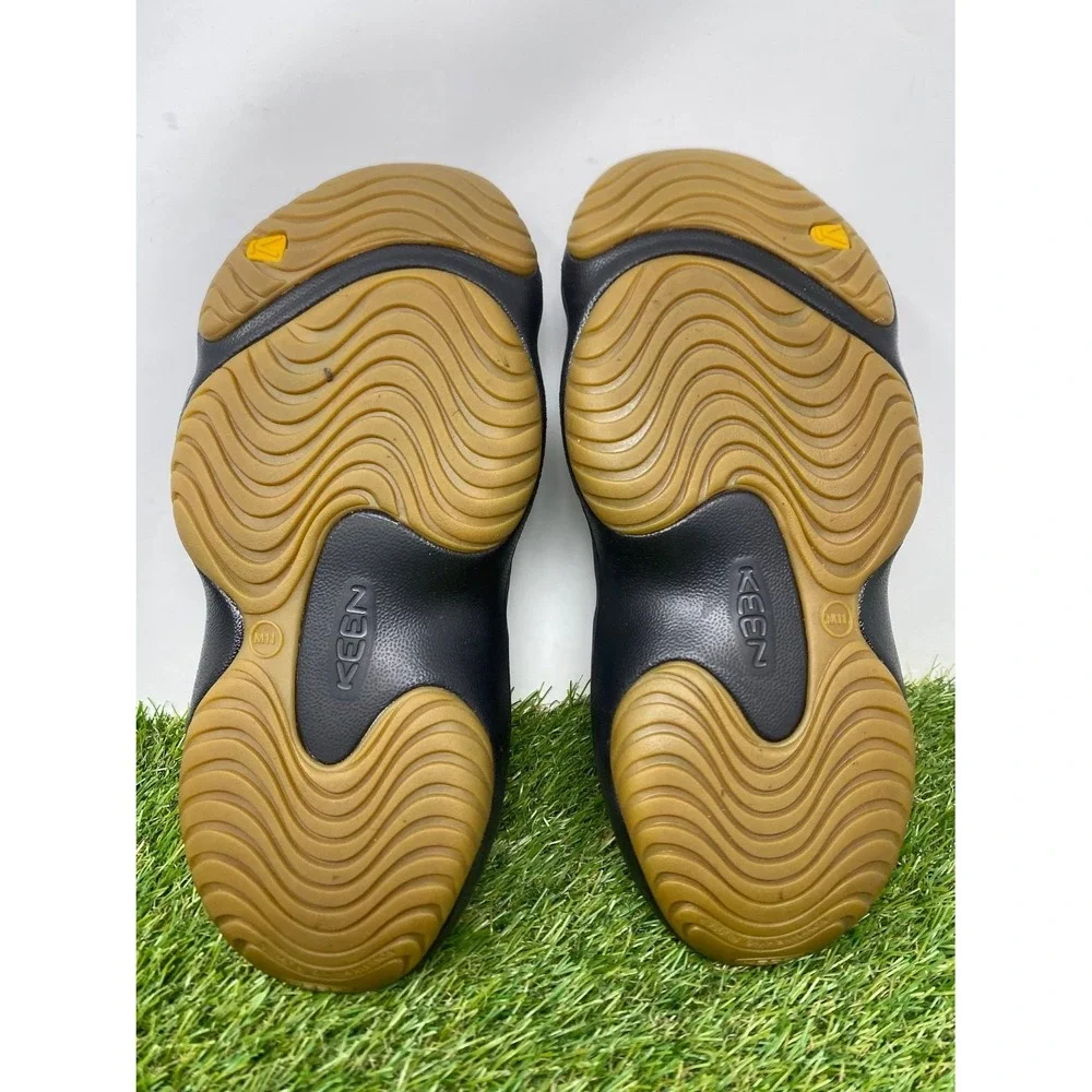 Keen Yogui Arts Mens Size 11 Slide Clogs Black Slip On Resistant Water Sandal